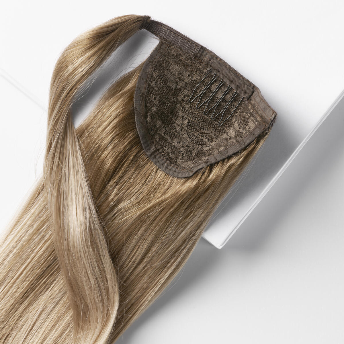 Fibre Clip-in Ponytail Aus veganem Haar hergestellt B5.1/7.3 Brown Ash Blonde Balayage 50 cm