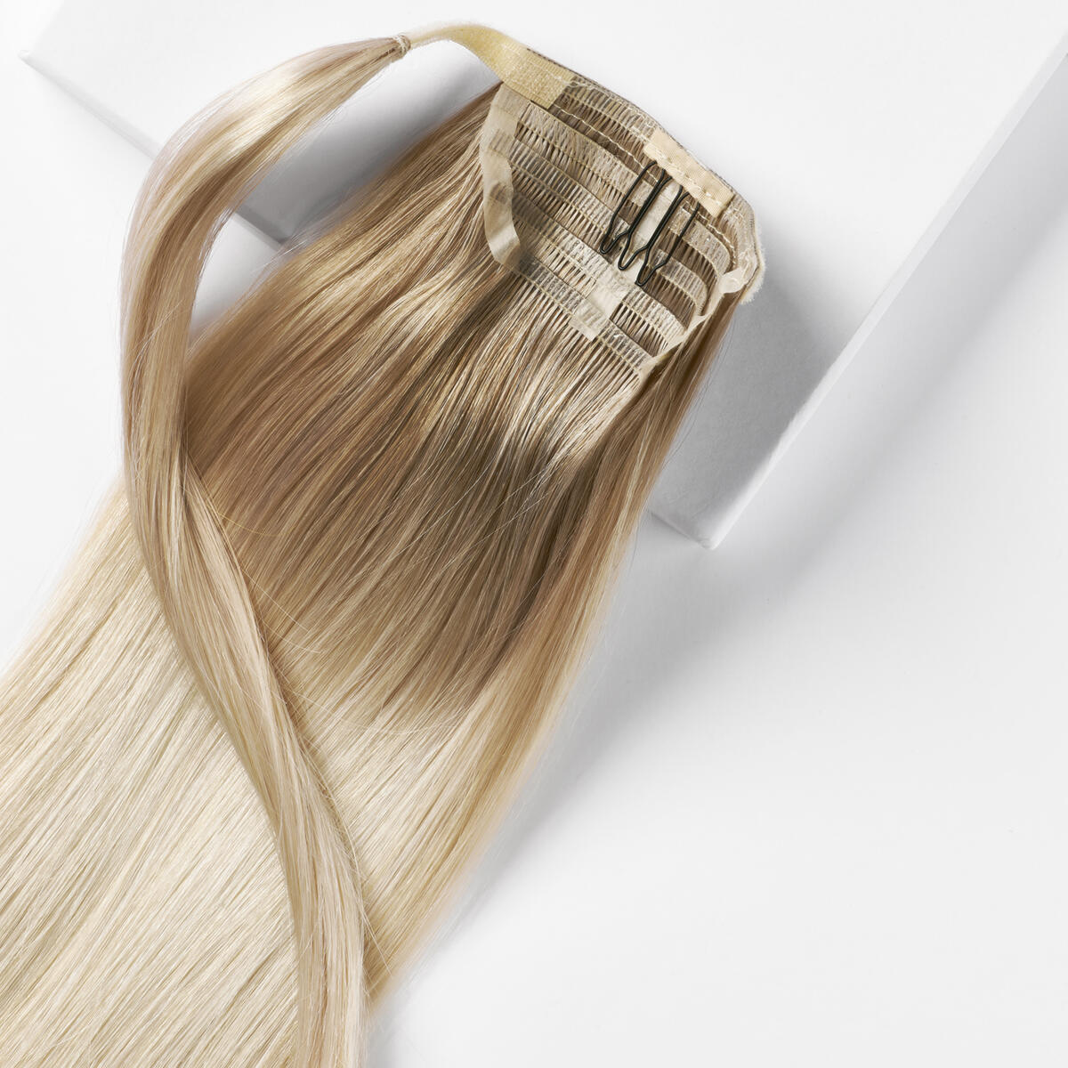 Sleek Clip-in Ponytail Made of real hair B7.3/10.10 Cool Platinum Blonde Balayage 50 cm